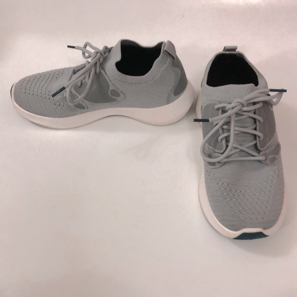 Vessi 6 Mens Grey Sneakers Everyday Move Waterproof (Unisex) Excellent Condition